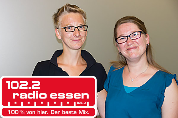 Melanie Wegerhoff und ihre Gebärdensprachdolmetscherin zu Besuch bei Radion Essen