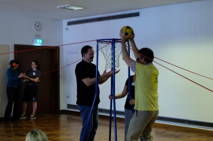 Taubblinde spielen Basketball